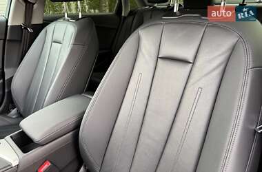 Седан Audi A4 2022 в 