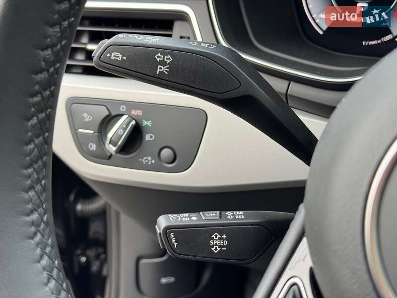 Седан Audi A4 2022 в Киеве