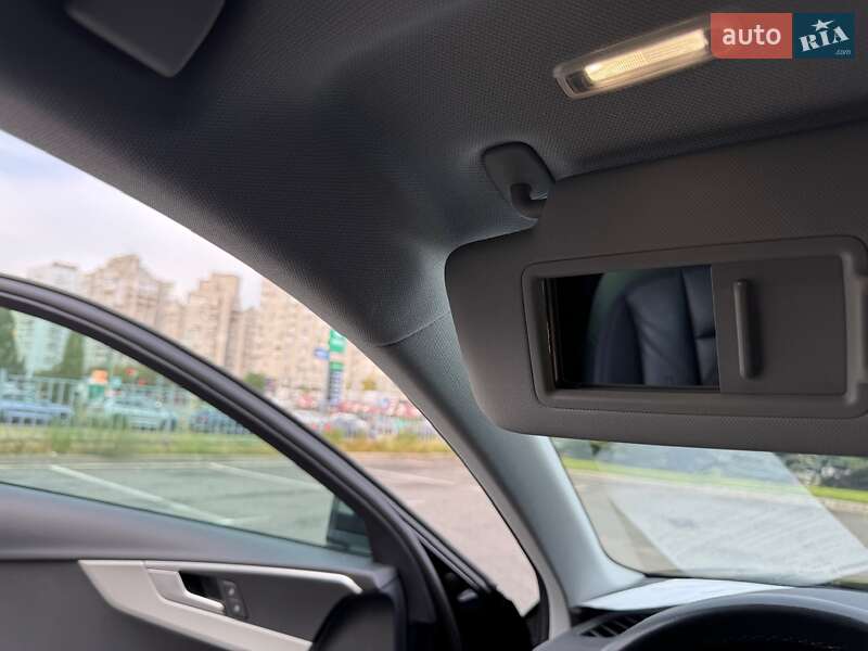 Седан Audi A4 2022 в Киеве