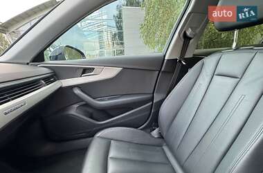 Седан Audi A4 2022 в 