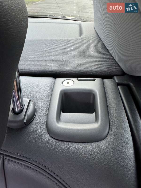 Седан Audi A4 2022 в Киеве