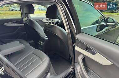 Седан Audi A4 2022 в 
