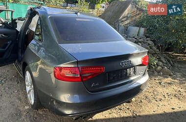 Седан Audi A4 2015 в 
