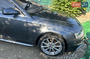 Седан Audi A4 2015 в 