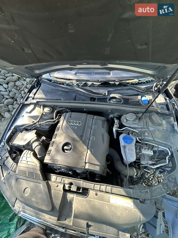 Седан Audi A4 2015 в Ивано-Франковске