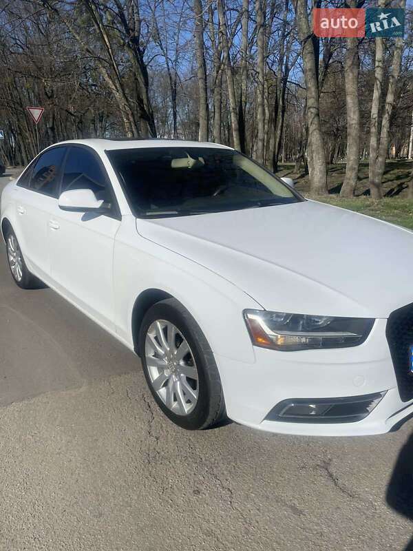 Седан Audi A4 2014 в Харькове