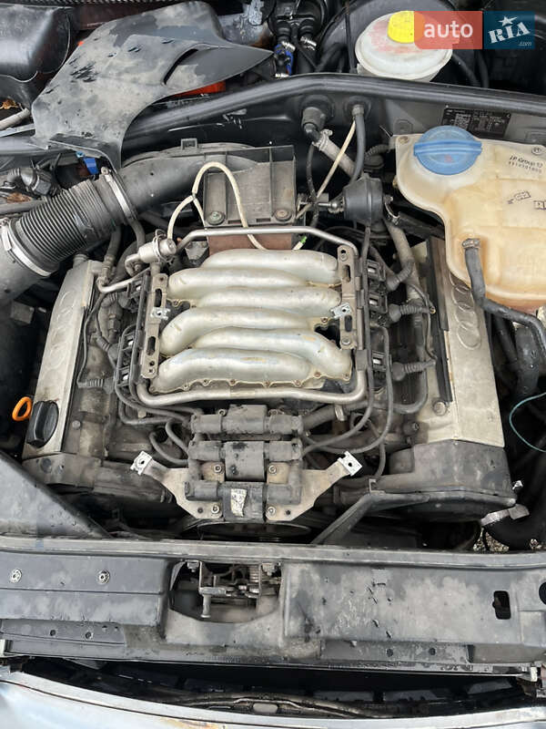 Седан Audi A4 1995 в Дрогобыче