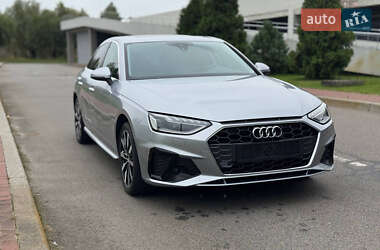 Седан Audi A4 2021 в 