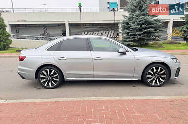 Седан Audi A4 2021 в 