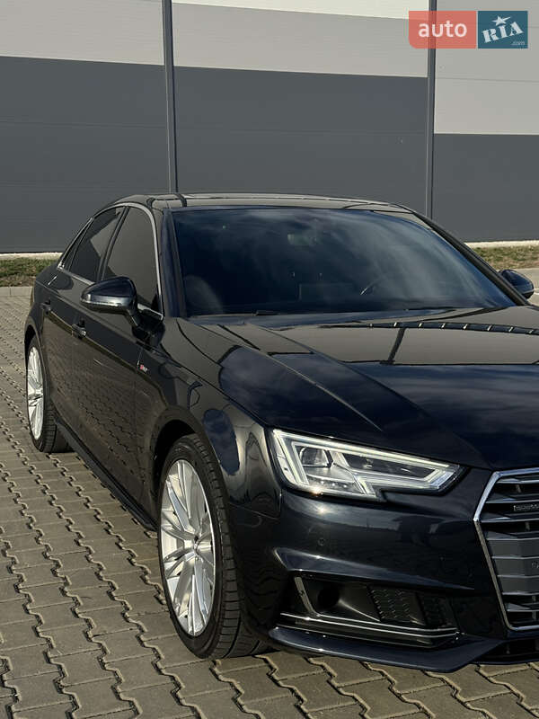 Седан Audi A4 2016 в Івано-Франківську