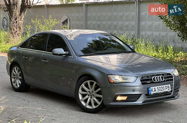 Седан Audi A4 2012 в 