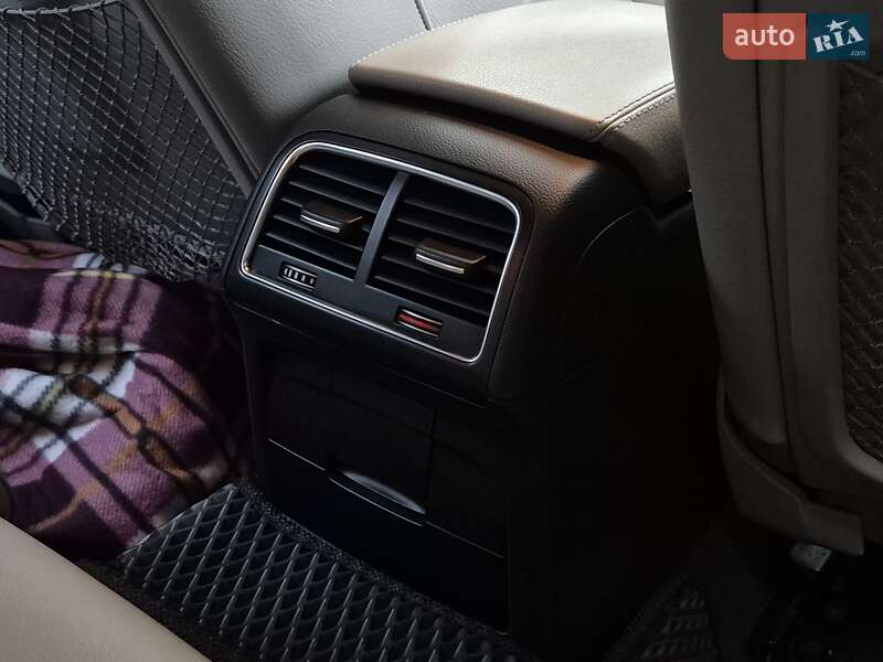 Седан Audi A4 2013 в Киеве