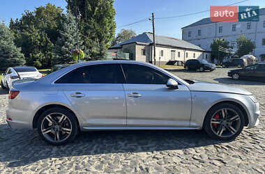 Седан Audi A4 2018 в 