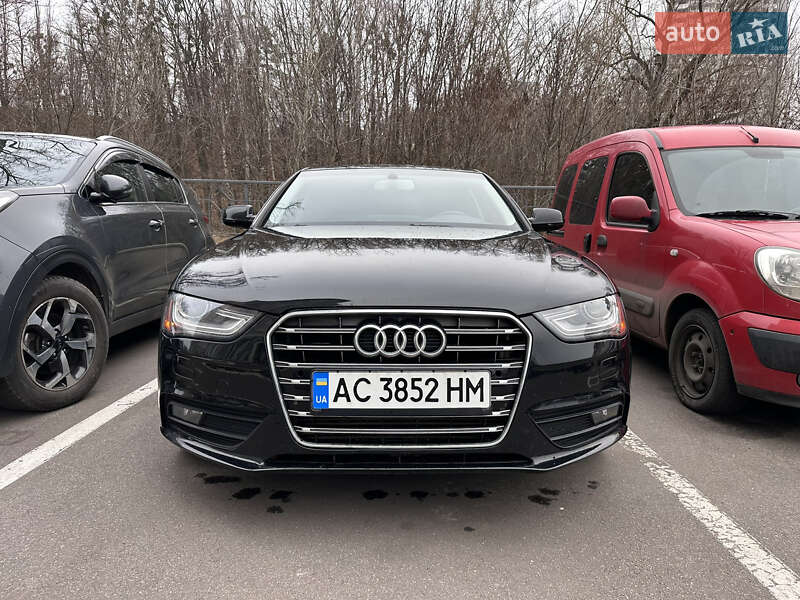 Седан Audi A4 2013 в Шацке