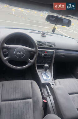 Седан Audi A4 2004 в 