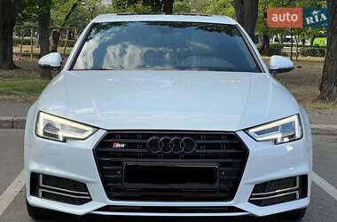 Седан Audi A4 2017 в 