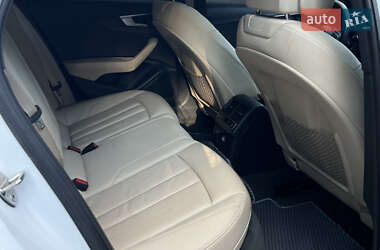 Седан Audi A4 2017 в 