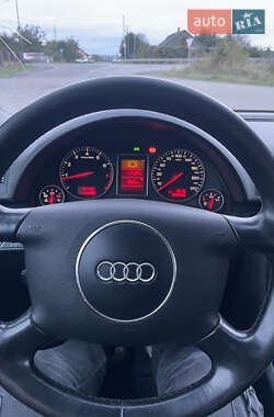 Седан Audi A4 2004 в 