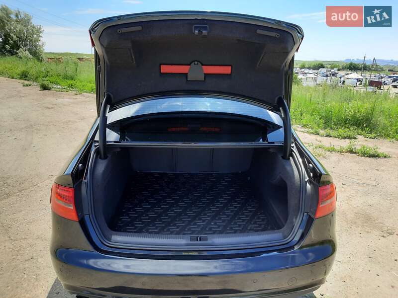 Седан Audi A4 2013 в Одессе