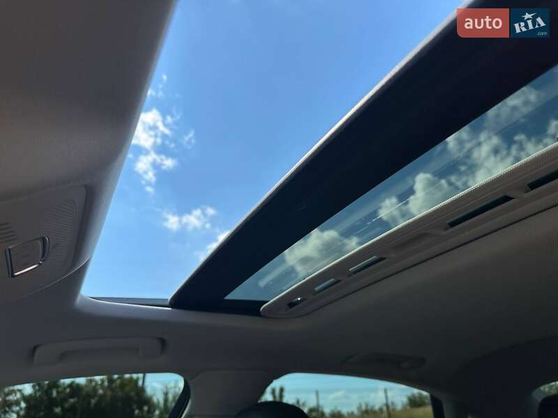 Седан Audi A4 2010 в Ровно