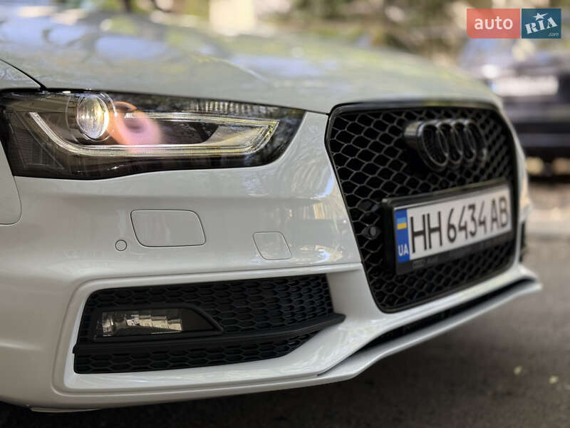 Седан Audi A4 2012 в Измаиле