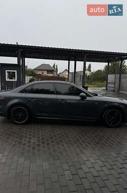 Седан Audi A4 2017 в 