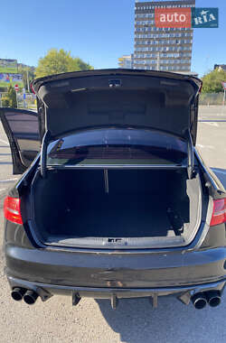 Седан Audi A4 2015 в 