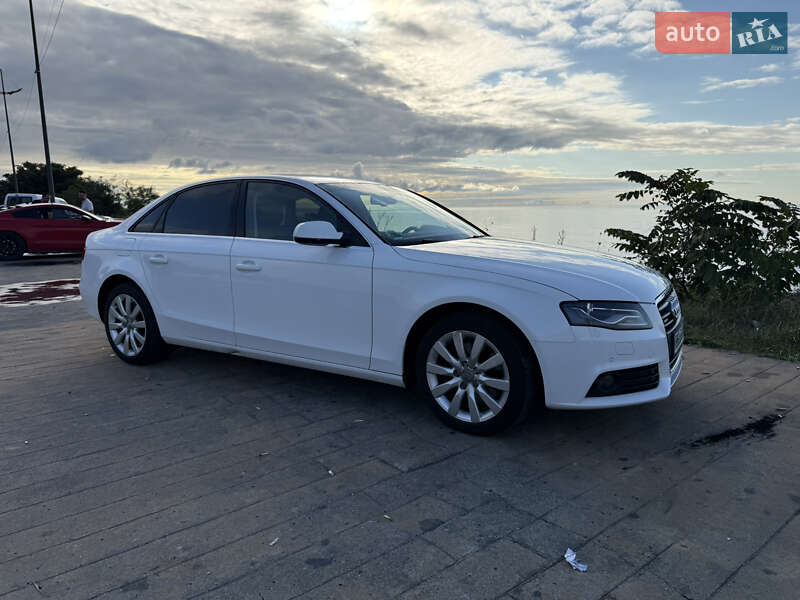 Седан Audi A4 2010 в Одессе