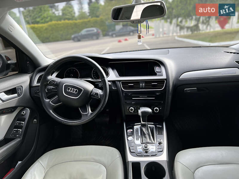 Седан Audi A4 2014 в Луцке