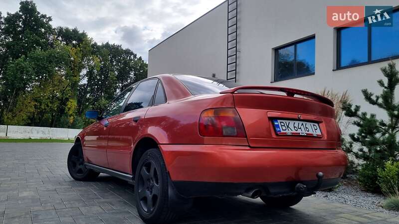 Седан Audi A4 1996 в Луцке