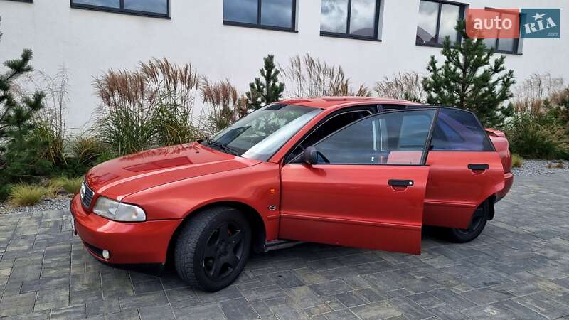 Седан Audi A4 1996 в Луцке
