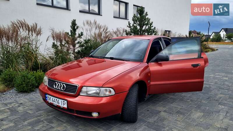 Седан Audi A4 1996 в Луцке