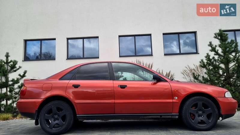 Седан Audi A4 1996 в Луцке