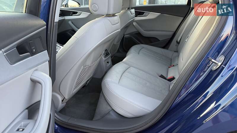 Седан Audi A4 2017 в Киеве
