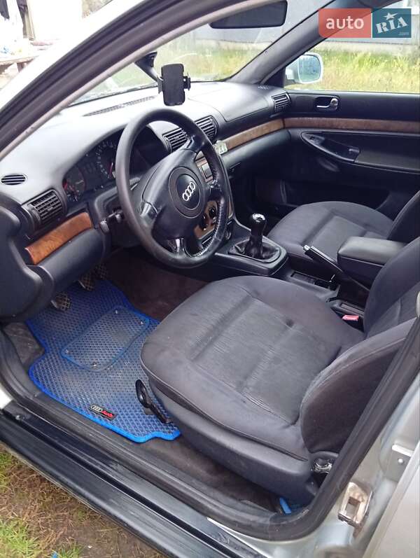 Універсал Audi A4 1997 в Володимирці