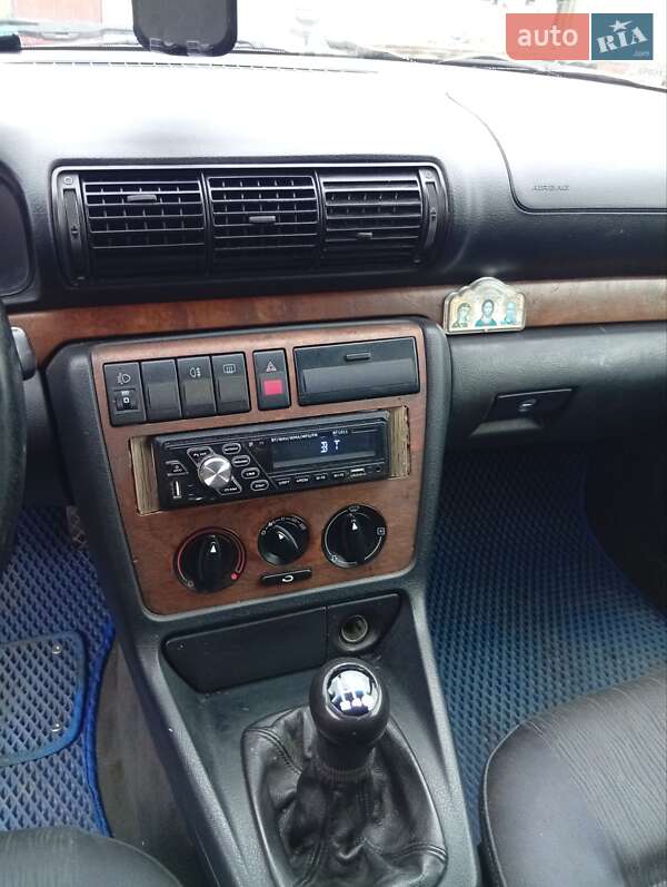 Універсал Audi A4 1997 в Володимирці