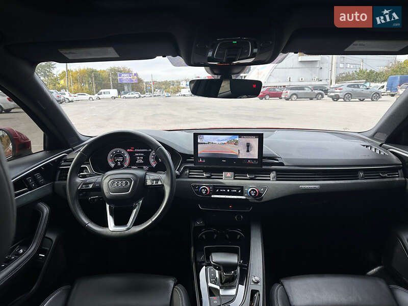 Седан Audi A4 2023 в Яворове