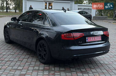 Седан Audi A4 2013 в 