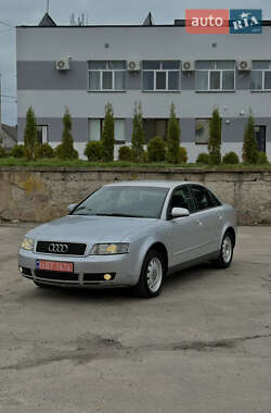 Седан Audi A4 2003 в Зорі