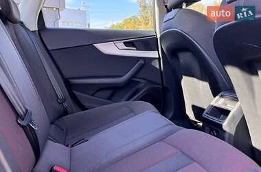 Седан Audi A4 2016 в 