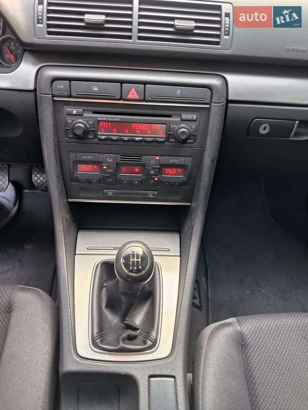 Седан Audi A4 2002 в Киеве