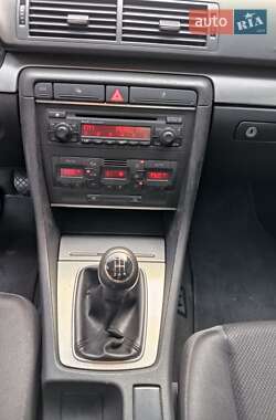Седан Audi A4 2002 в 