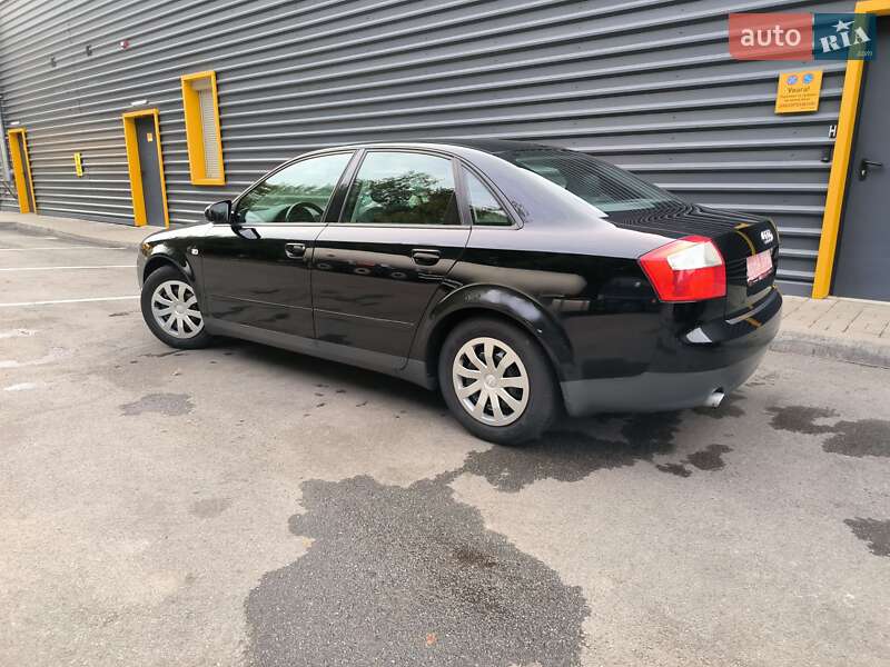 Седан Audi A4 2002 в 
