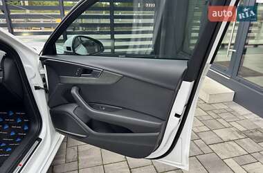 Седан Audi A4 2018 в 