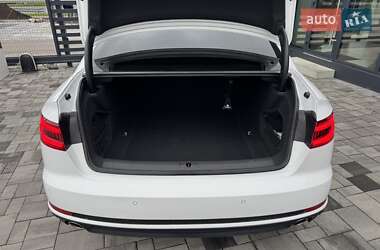 Седан Audi A4 2018 в 