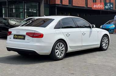 Седан Audi A4 2012 в 