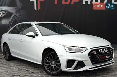 Седан Audi A4 2021 в 