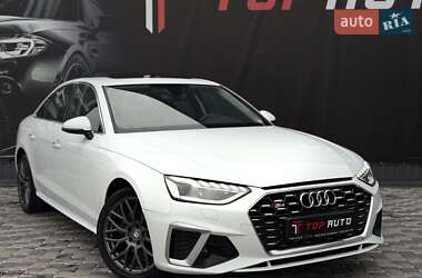 Седан Audi A4 2021 в 
