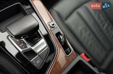 Седан Audi A4 2021 в 