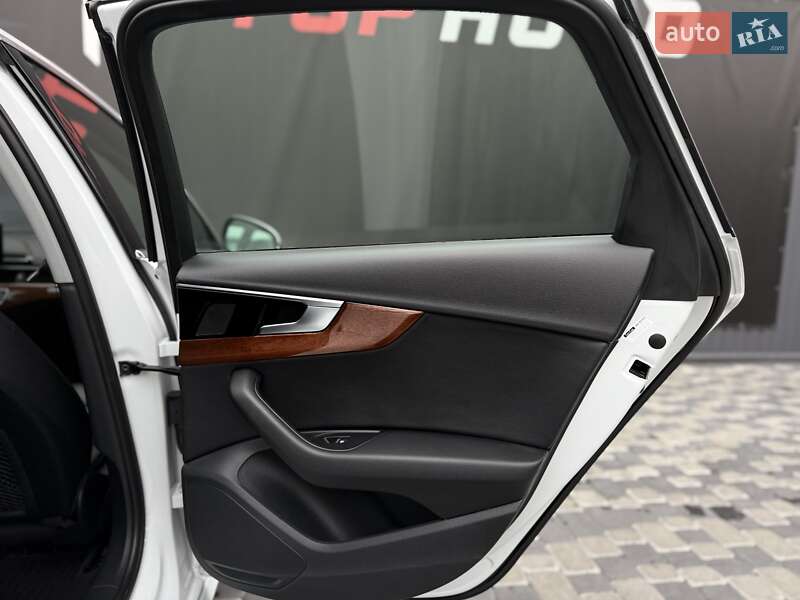 Седан Audi A4 2021 в Львові
